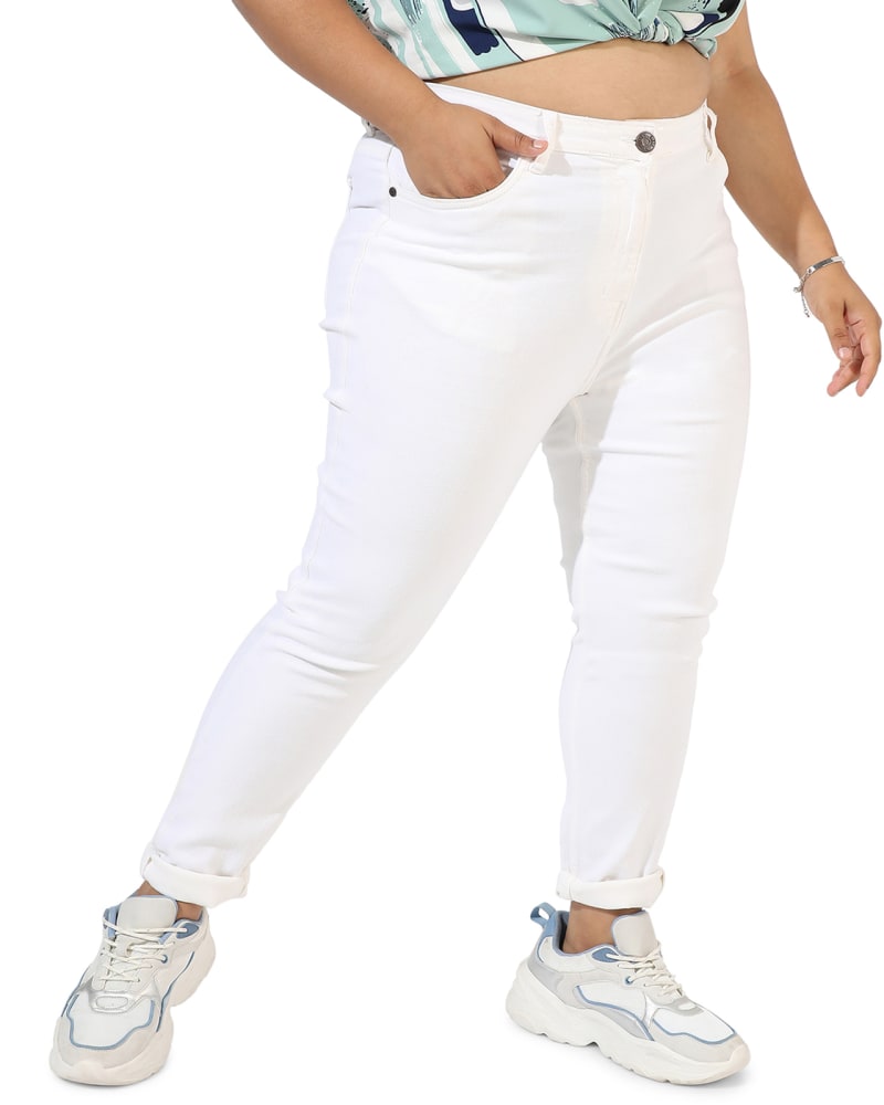 Front of a model wearing a size 38 White Skinny Jeans in White by Instafab Plus. | dia_product_style_image_id:298213